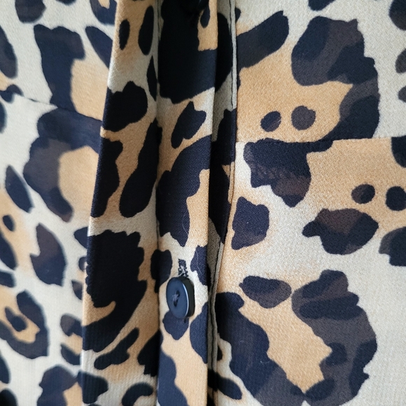 H&M long sleeve button-down sheer leopard print blouse Sz 4 - Picture 5 of 7